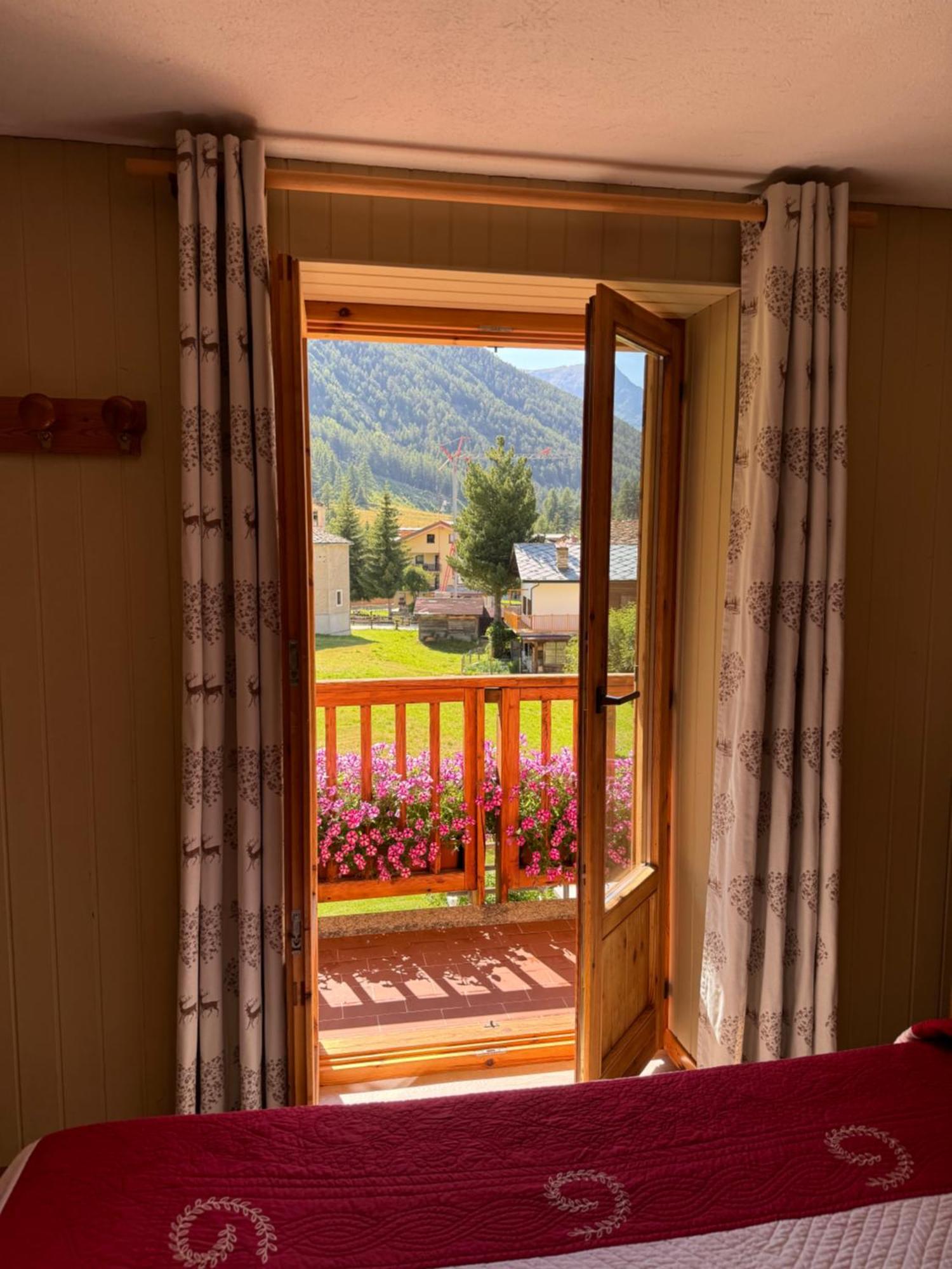 Hotel Ondezana กอนเญ ภายนอก รูปภาพ